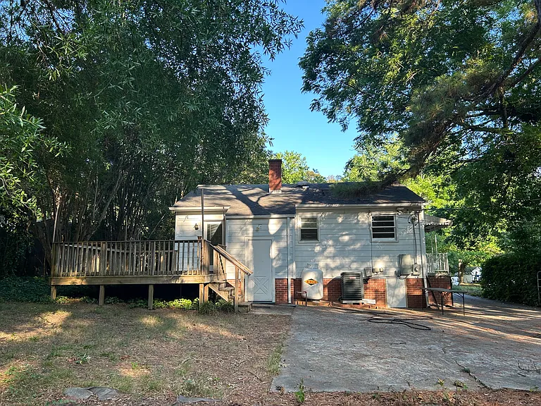 506 Westchester Dr — Photo 9