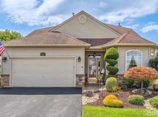 251 Valencia Dr, Monroe Township, NJ 08831