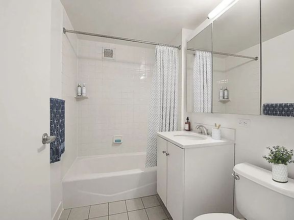 5th image of 229 Chrystie St APT 906