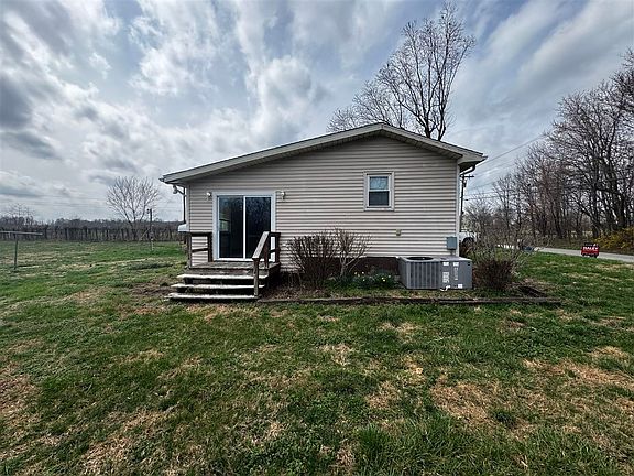 3rd image of 156 E Harmons Ferry Rd