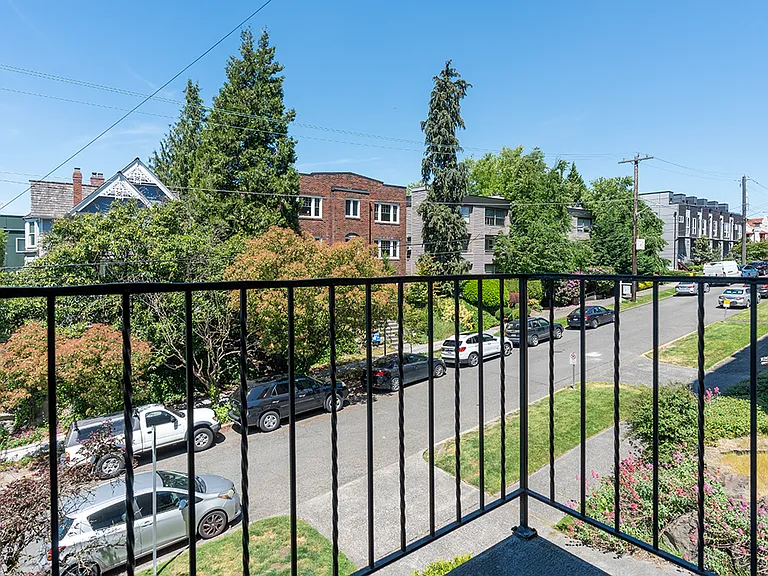 Hamlin Place — Photo 18