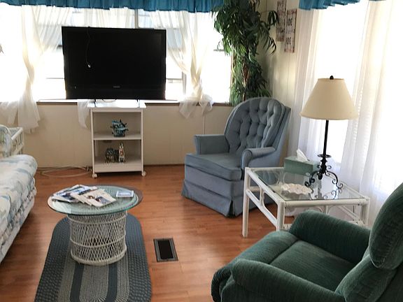 3rd image of 12019 Pawnee Dr
