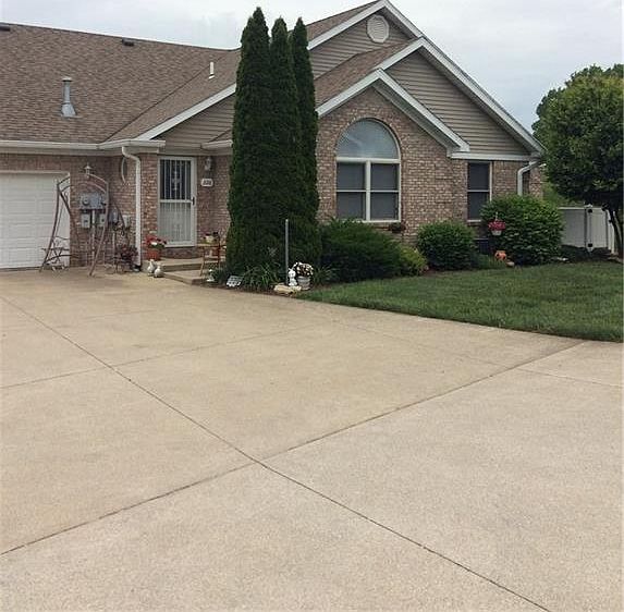 1st image of 326 Dry Branch Dr