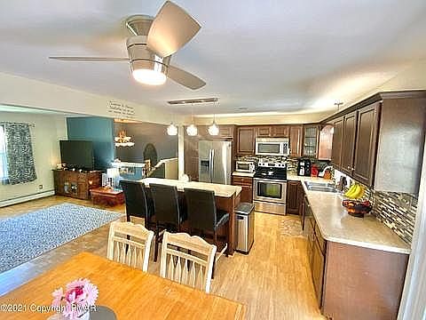 3rd image of 145 Dogwood Ln