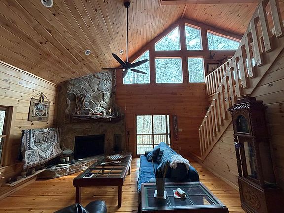 3rd image of 235 Hardslate Rd