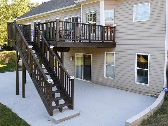 3rd image of 3335 Hillcrest Ave
