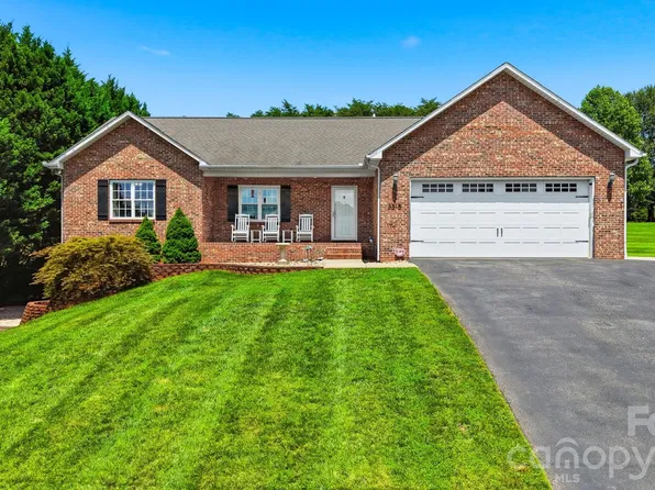 3315 47th Avenue Pl NE, Hickory, NC 28601