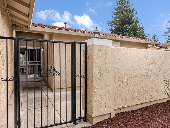 5th image of 4984 Fern Place