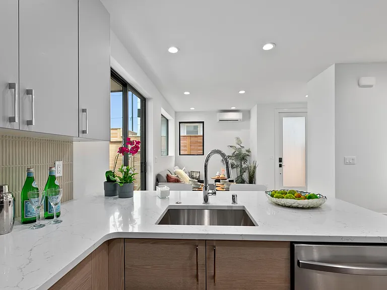 1775B SW Cambridge St — Photo 8
