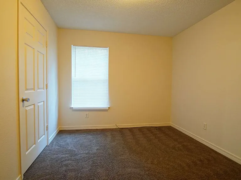 4121 Woodfin Cir — Photo 12