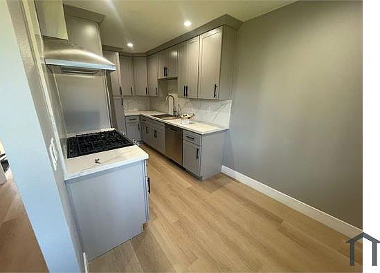 2nd image of 789 Remo St