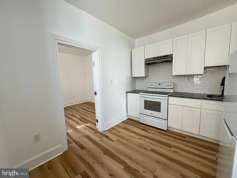 4413 Walnut St #2R — Photo 2