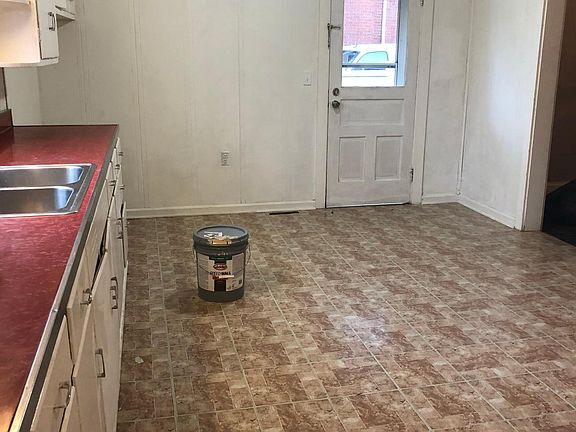 2nd image of 1615 Staunton Ave