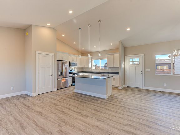 5th image of 3883 Lovegrass Ln