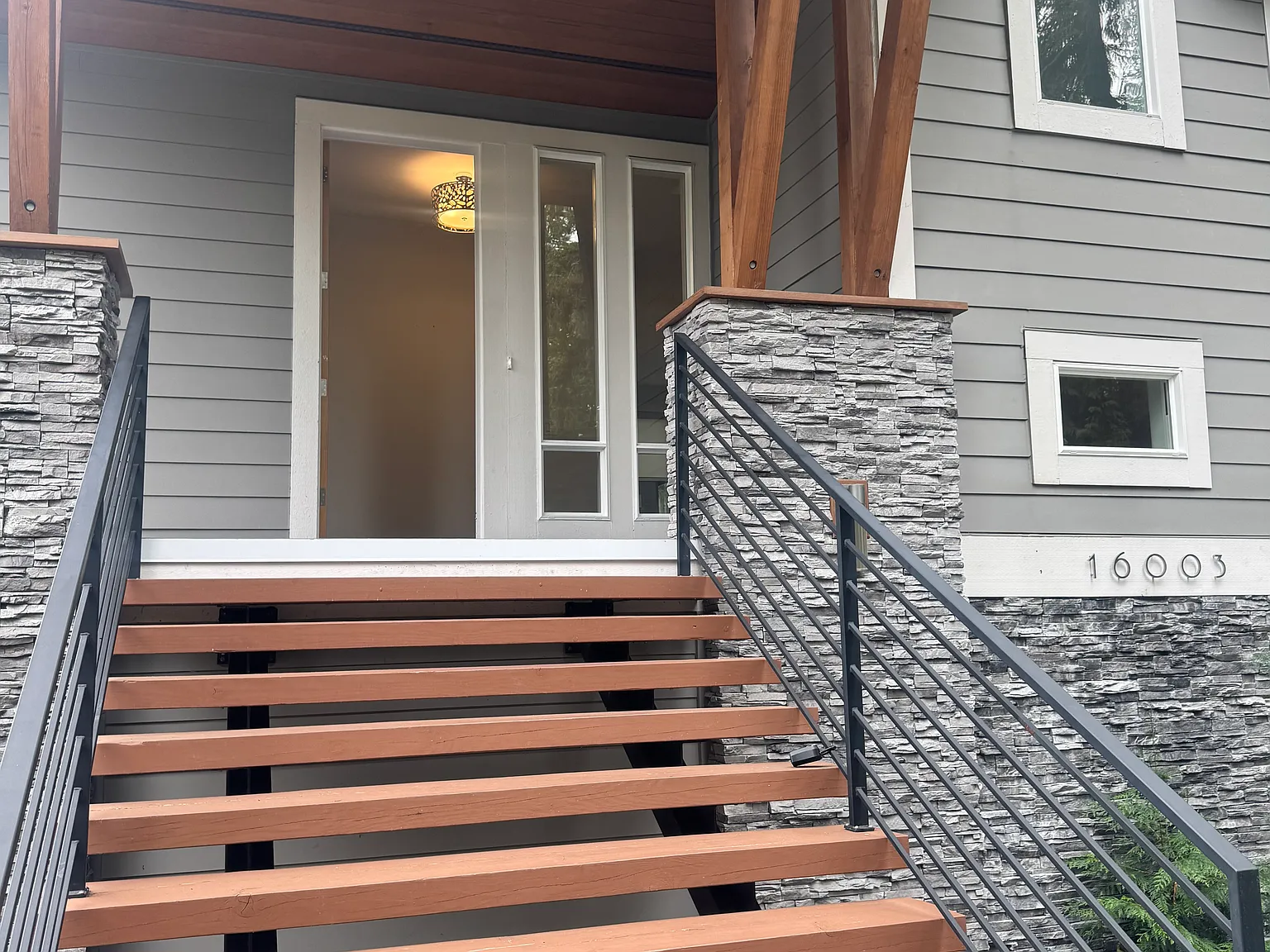 4 bed, 3180 sqft, $6,395 — Photo 3