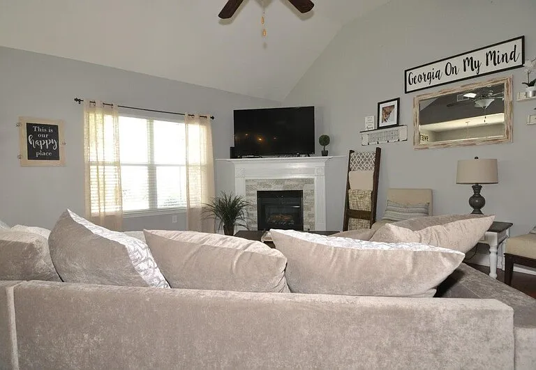 156 Cottonham Ct — Photo 7