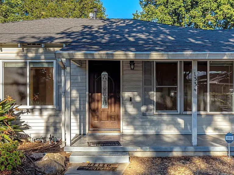 1402 Floyd Ave — Photo 7