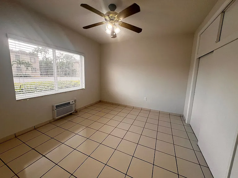 1410 SW 37th Ave — Photo 18