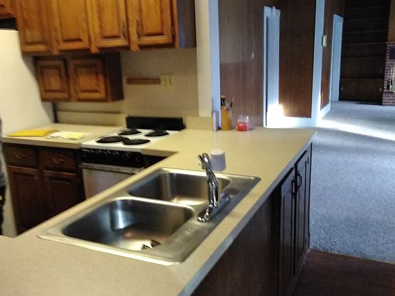 3rd image of 324 N 1st St