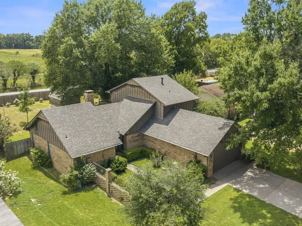 312 Beaumont Dr, Ardmore, OK 73401