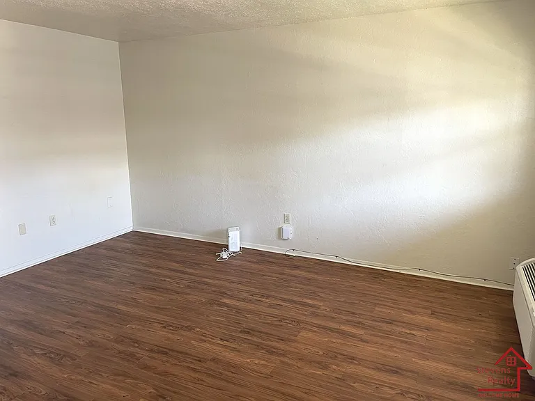 Amber Apartments — Photo 22