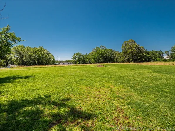 708 S 6th St, Hartshorne, OK 74547
