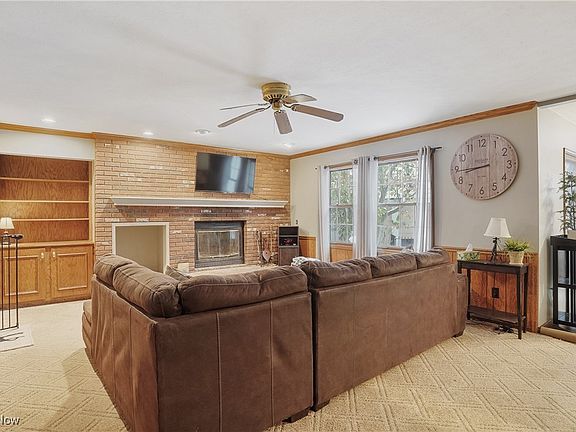 4th image of 2871 Camelot Ct