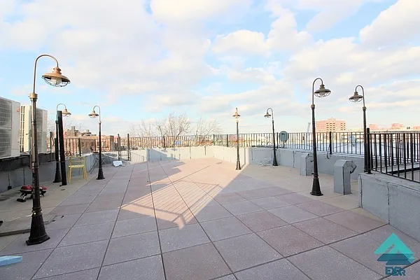 Rented by EXR | media 13