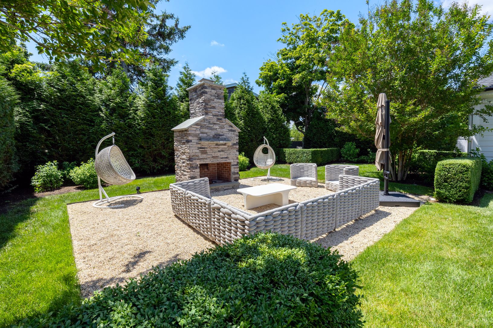  Outdoor Fireplace Lounge Area