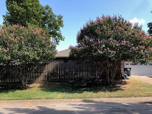 3rd image of 1101 Stonelake Dr