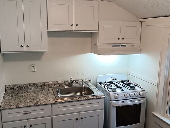 3rd image of 122 2nd Ave APT 5