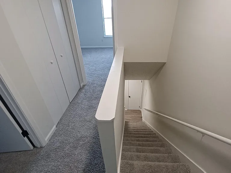 1201 Douglas St #4 — Photo 13