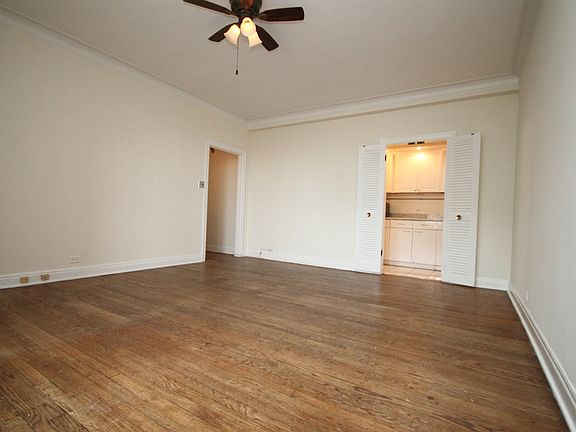 5th image of 5000 S Cornell Ave APT 12B