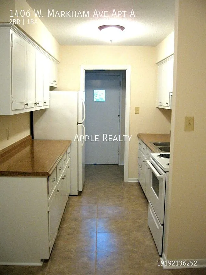 1406 W. Markham Ave Apt A - Available Now! Free 2-Week Move-In Special — Photo 3
