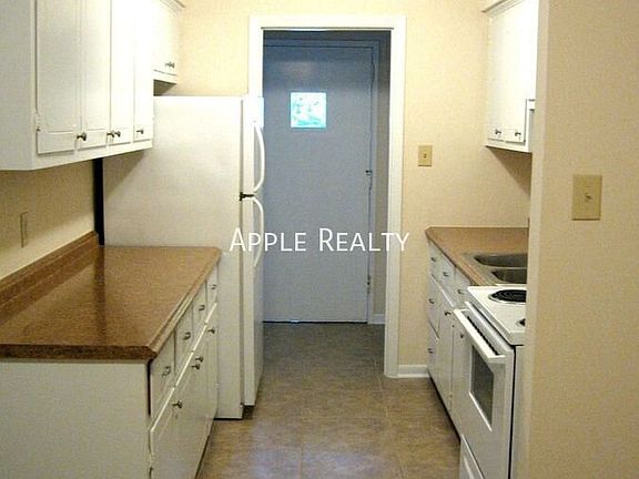 3rd image of 1406 W Markham Ave APT A