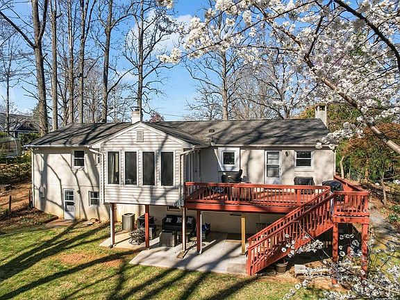 3rd image of 2034 Royal Oak Way