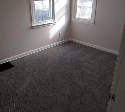 4th image of 2422 Lola St SW