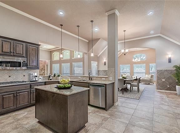 4th image of 1101 Hillridge Ct