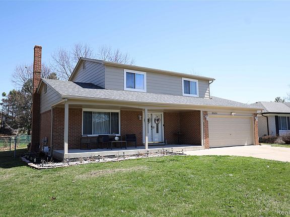 2nd image of 38684 Pinebrook Dr