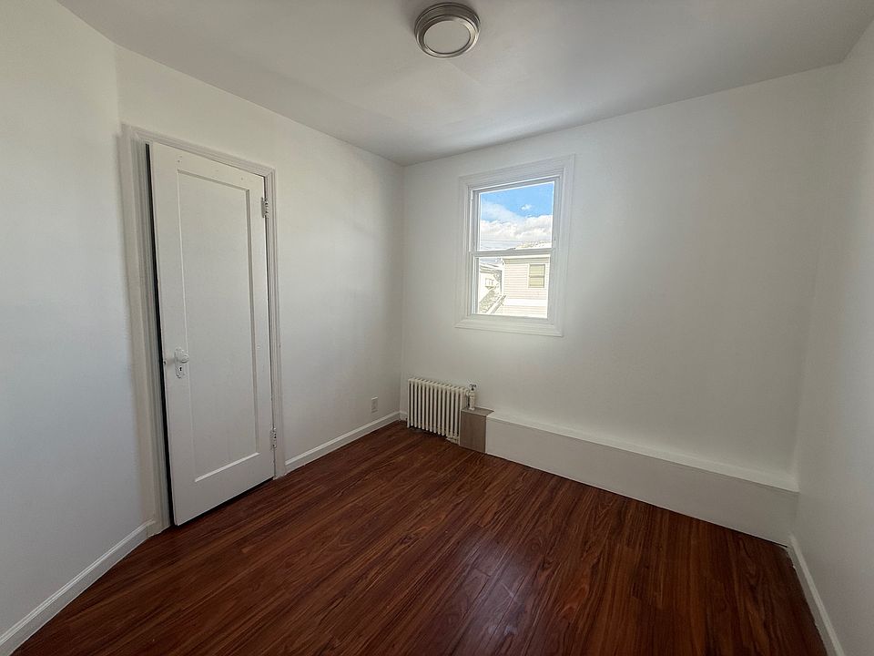 1st image of 45 Fane Ct Floor 1