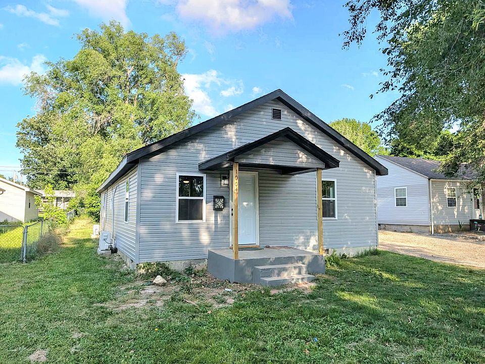 1st image of 1004 S Oak Ave