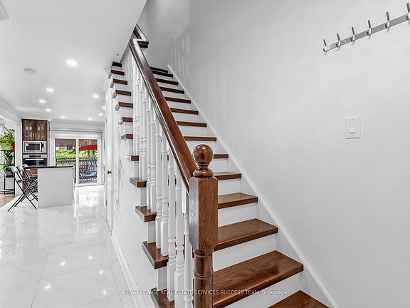 5th image of 43 Hendon Rd