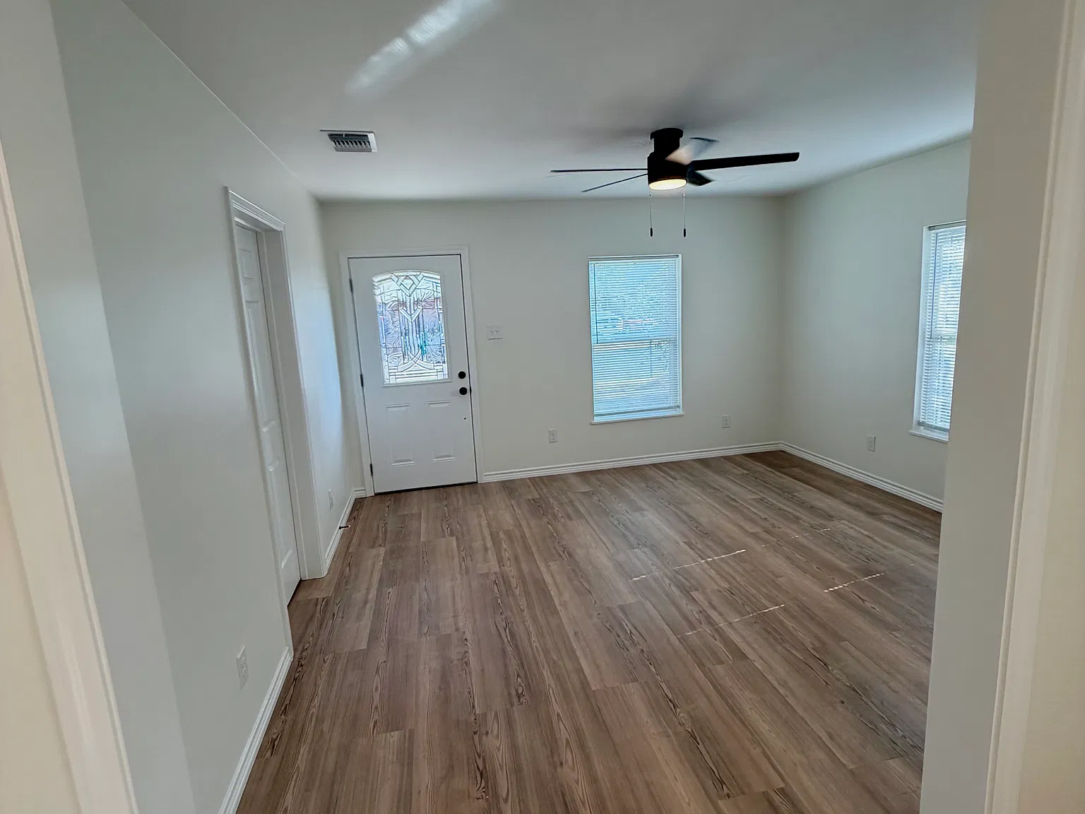 2 bed, 868 sqft, $1,125 — Photo 3