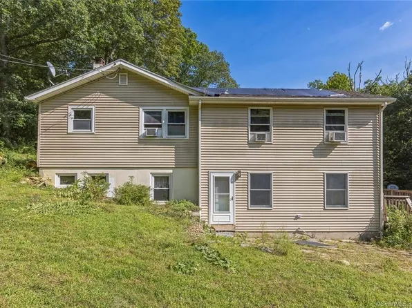 100 Stafford Road, Mansfield, CT 06250