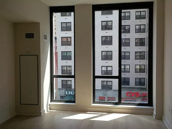 160 E 22nd St #4E, New York, NY 10010