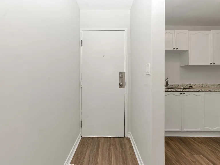 12 Colborne St E #206 — Photo 6