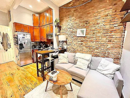 1st image of 239 W 14th St APT 2