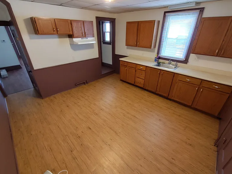 401 1/2 Frederick St — Photo 10