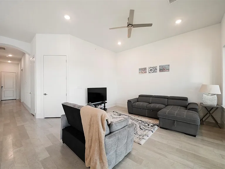 199 Waterpoint Ct #405 — Photo 14