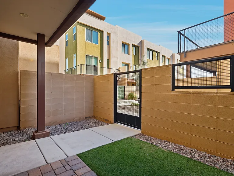820 N 8th Ave #24 — Photo 32
